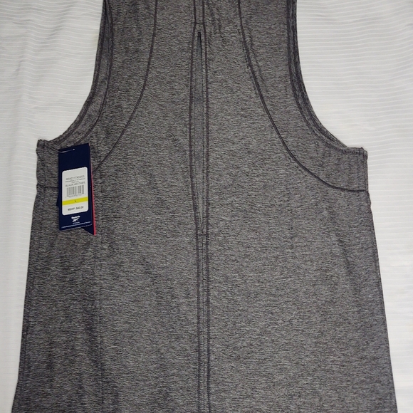 NEW Reebok Grey Gym Tank Top Size Large - Picture 3 of 8